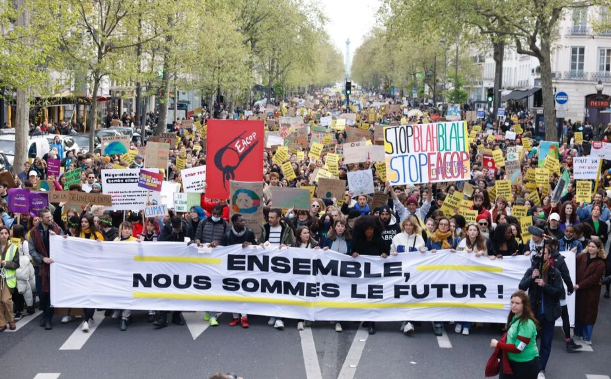 Paris climate protest, April 2022